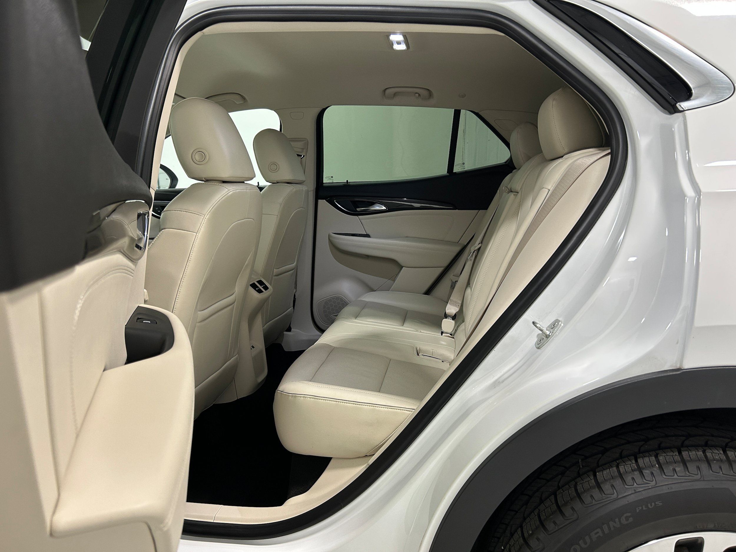 Used 2022 Buick Envision Essence w/ Technology Package I AWD/4WD image 28