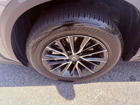 Certified 2024 Lexus NX 250 FWD w/ Towing Package (2000 Lbs) image 16