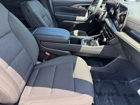 New 2026 Chevrolet Traverse LT FWD image 8