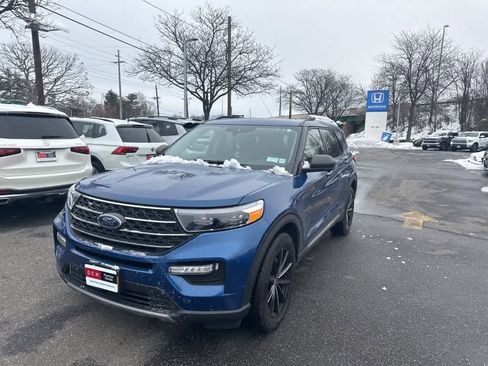 Used 2020 Ford Explorer XLT w/ Equipment Group 202A image 6