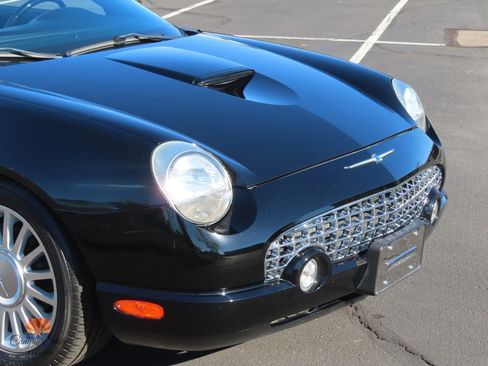 Used 2004 Ford Thunderbird image 32