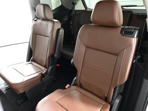 Certified 2022 Volkswagen Atlas SE w/ Black Wheel Package image 15