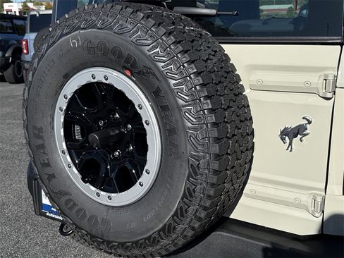 New 2025 Ford Bronco 2-Door w/ Sasquatch Package image 18