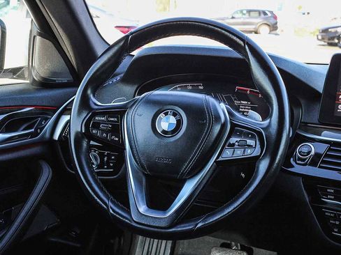 Used 2021 BMW 530i w/ Premium Package image 15