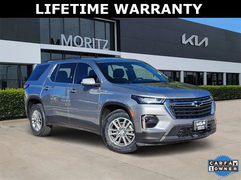 Used 2023 Chevrolet Traverse LT image 1