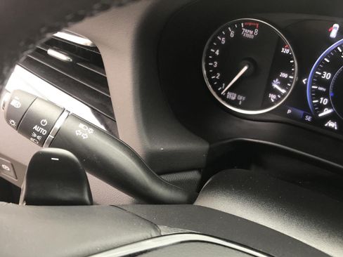 Certified 2022 Buick Enclave Avenir w/ Trailering Package, 5000 lbs. AWD/4WD image 13