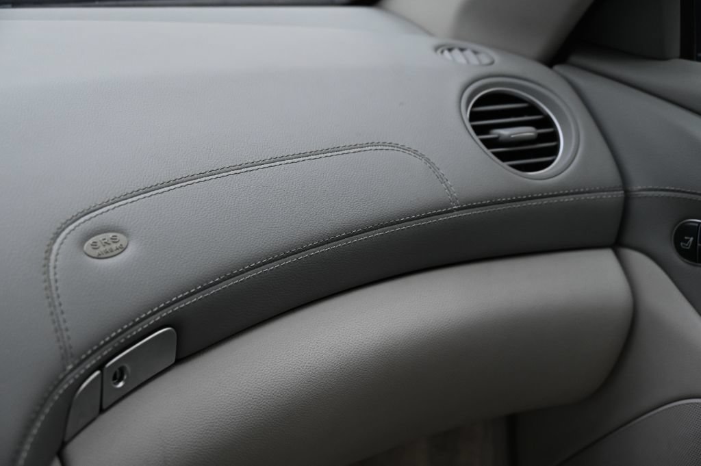 Used 2009 Mercedes-Benz SL 550 w/ Premium I Pkg image 30