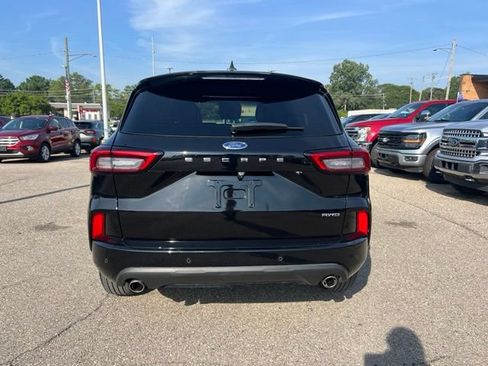 Certified 2024 Ford Escape ST-Line w/ Tech Pack #1 AWD/4WD image 4