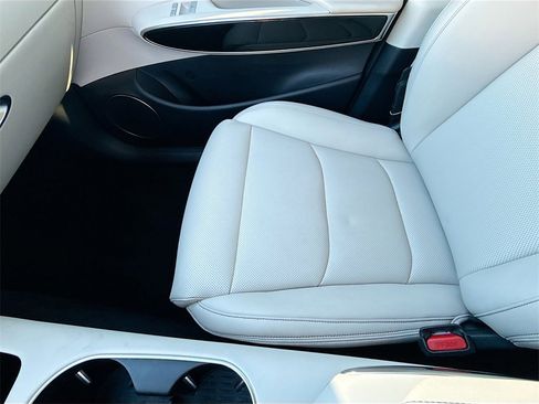 Used 2024 Genesis GV70 2.5T image 22