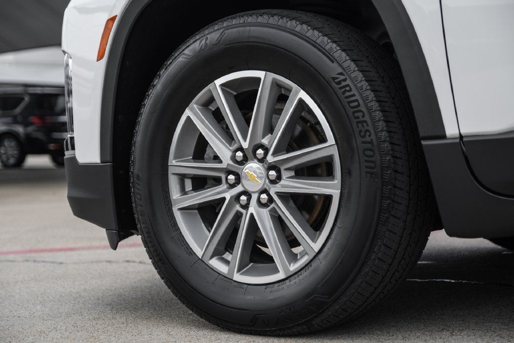 Used 2023 Chevrolet Traverse LT AWD/4WD image 64