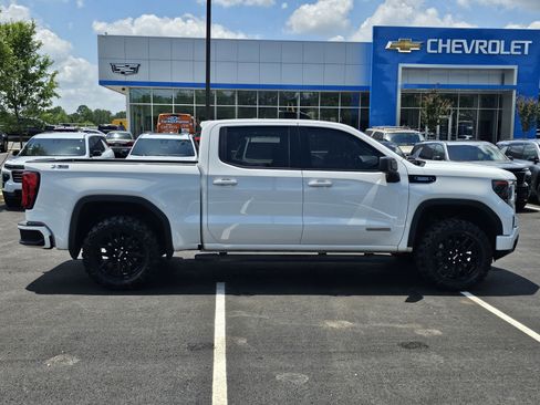 Used 2023 GMC Sierra 1500 Elevation w/ X31 Off-Road Package AWD/4WD image 9