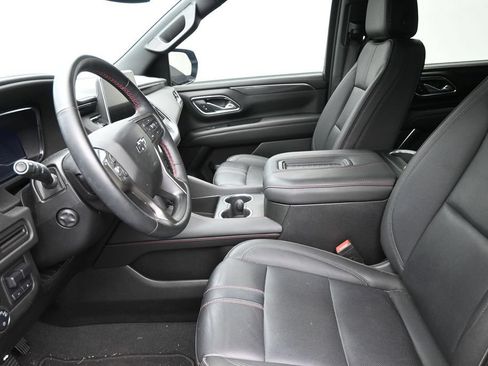 Used 2024 Chevrolet Suburban RST w/ Luxury Package RWD image 12