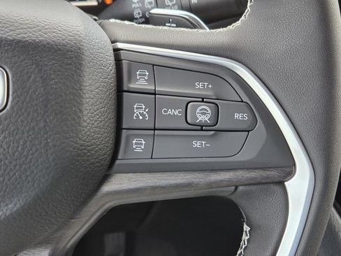 New 2026 Jeep Grand Cherokee L 2WD image 18