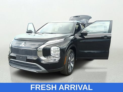 Used 2025 Mitsubishi Outlander SE AWD/4WD image 11