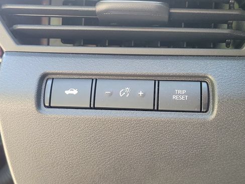 Used 2025 Nissan Altima 2.5 SV FWD image 19