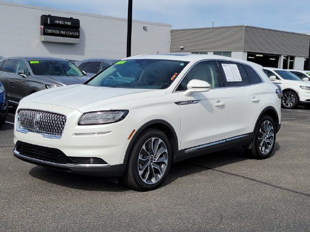 Used 2023 Lincoln Nautilus Reserve FWD image 2