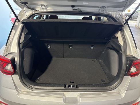 Used 2025 Hyundai Venue SE image 21
