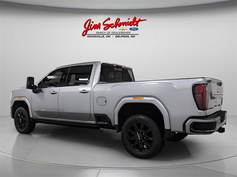 Used 2024 GMC Sierra 2500 AT4 w/ AT4 Premium Plus Package image 4
