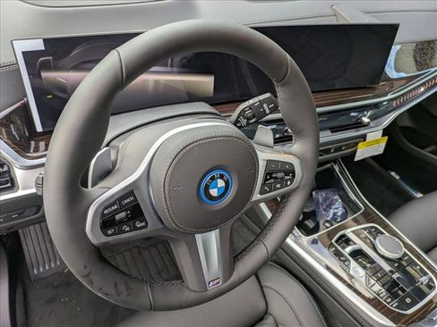 New 2026 BMW X5 xDrive50e w/ M Sport Package image 3