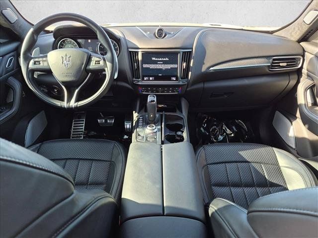 Used 2022 Maserati Levante Trofeo AWD/4WD image 17