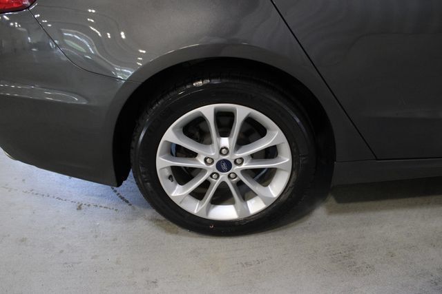 Used 2020 Ford Fusion SE FWD image 32