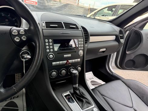 Used 2007 Mercedes-Benz SLK 280 w/ AMG Sport Pkg image 9