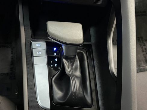 Used 2023 Hyundai Elantra SEL image 33
