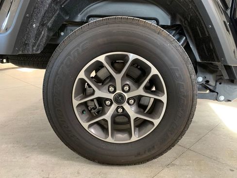 Used 2024 Jeep Gladiator Sport image 10