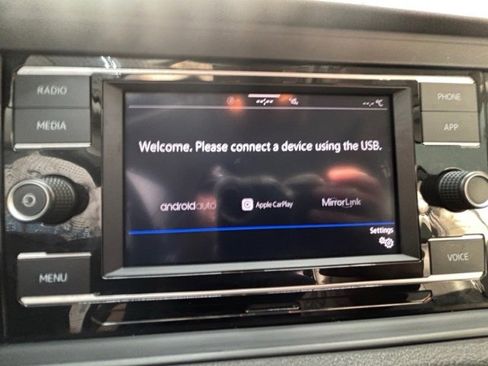 Certified 2022 Volkswagen Jetta SE image 12