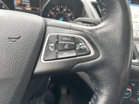 Used 2019 Ford Escape SEL image 15