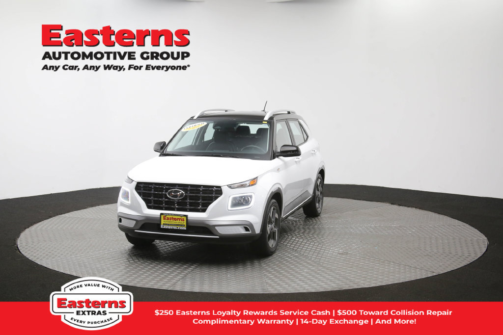 Used 2025 Hyundai Venue Limited FWD image 54