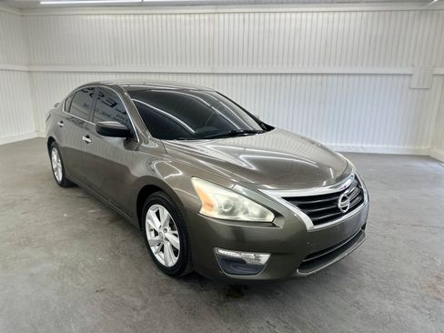 Used 2013 Nissan Altima 2.5 SV FWD image 3