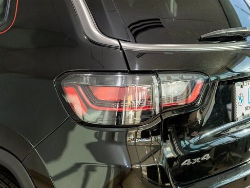 Used 2022 Jeep Compass Trailhawk w/ Trailhawk Elite Group AWD/4WD image 9