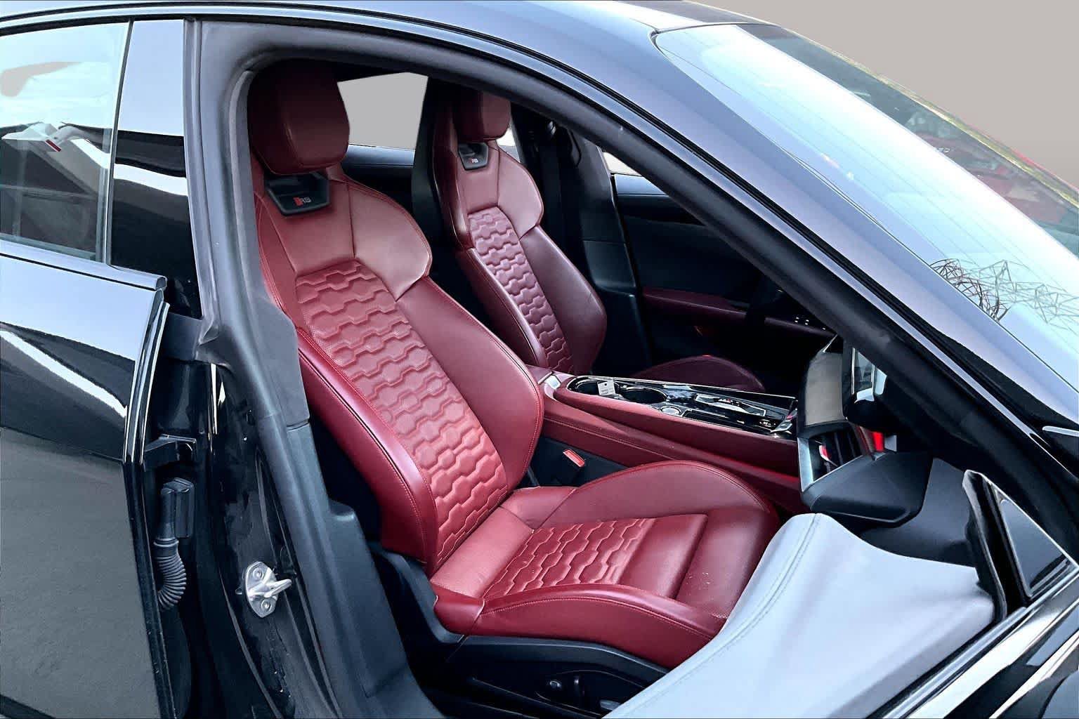 Certified 2024 Audi RS e-tron GT w/ Carbon Performance Package AWD/4WD image 8