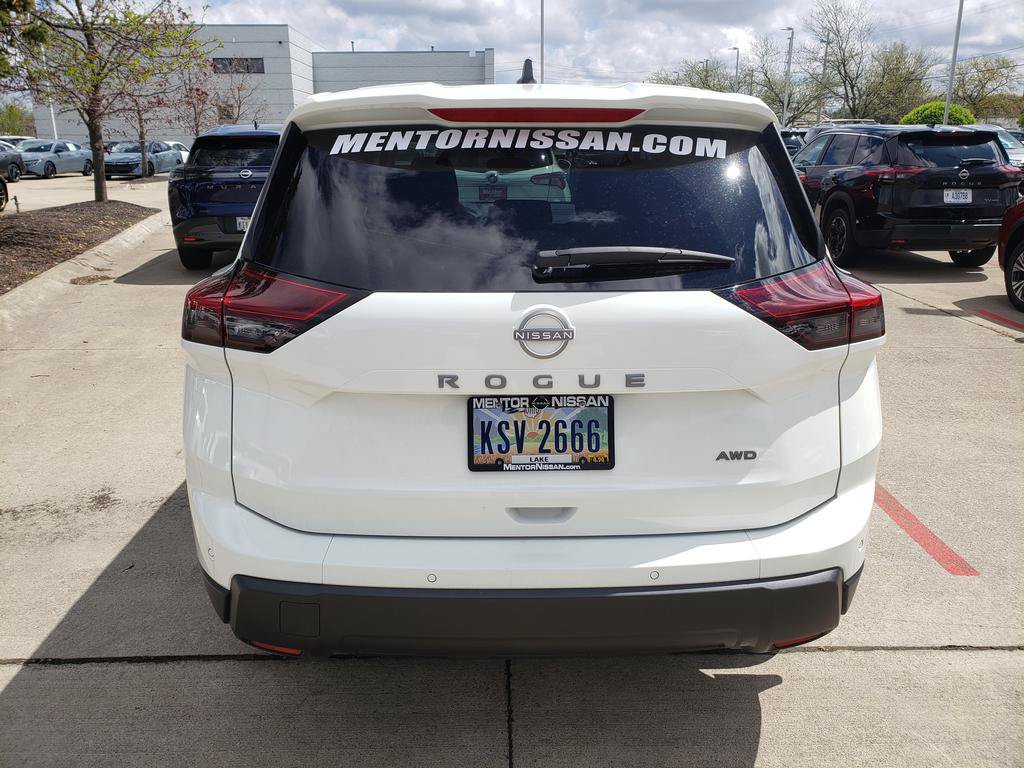 Certified 2025 Nissan Rogue S AWD/4WD image 6