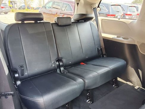 Used 2017 Toyota Sienna SE w/ SE Preferred Package image 33