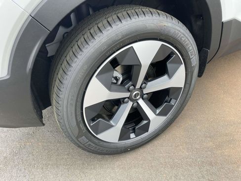 New 2025 Volvo XC40 B5 Plus w/ Protection Package Premier AWD/4WD image 10