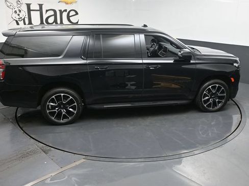 Used 2022 Chevrolet Suburban RST w/ Luxury Package AWD/4WD image 42