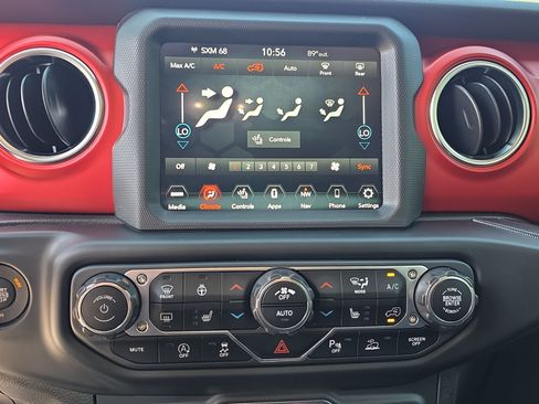 Used 2022 Jeep Wrangler Unlimited Rubicon w/ LED Lighting Group AWD/4WD image 22