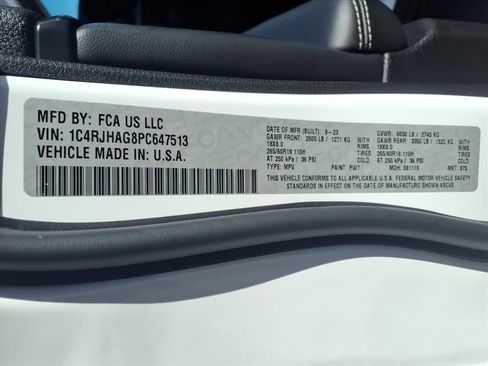 Used 2023 Jeep Grand Cherokee Laredo X image 27