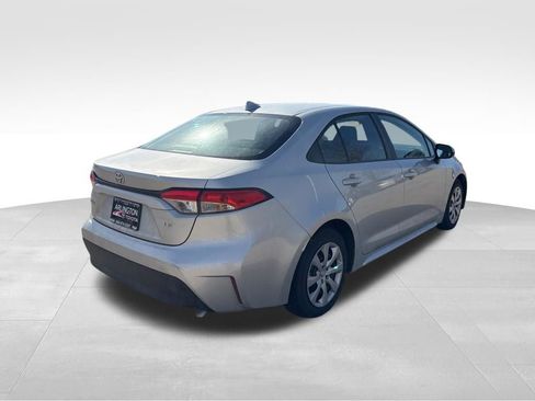 Used 2025 Toyota Corolla LE image 5