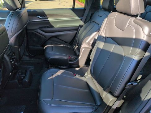 New 2025 Jeep Grand Cherokee L Limited image 21