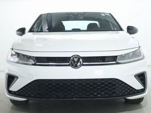 Used 2025 Volkswagen Jetta Sport image 5