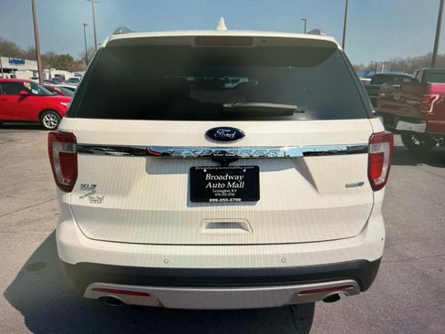 Used 2016 Ford Explorer XLT w/ Equipment Group 202A AWD/4WD image 4