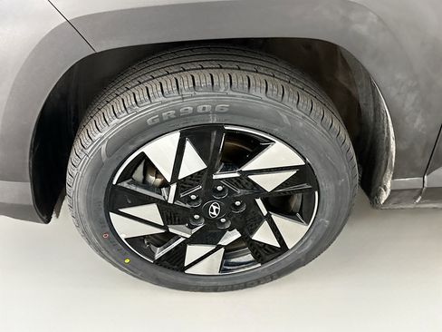 Used 2025 Hyundai Kona SEL image 11