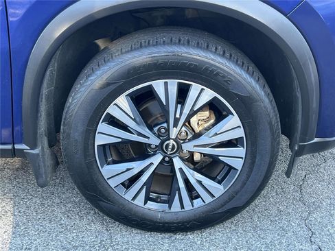 Certified 2022 Nissan Rogue SV image 11