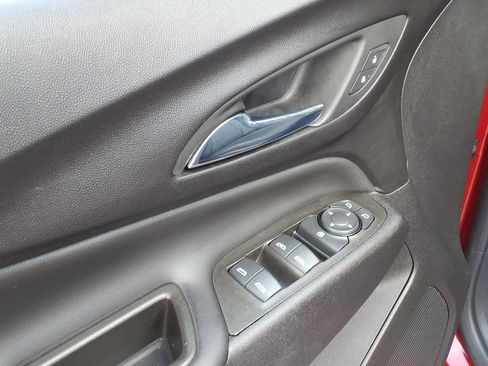 Certified 2024 Chevrolet Equinox LT AWD/4WD image 17
