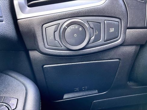 Used 2020 Ford Edge SE image 33