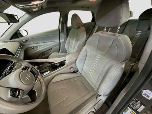 Used 2025 Hyundai Elantra SEL image 13