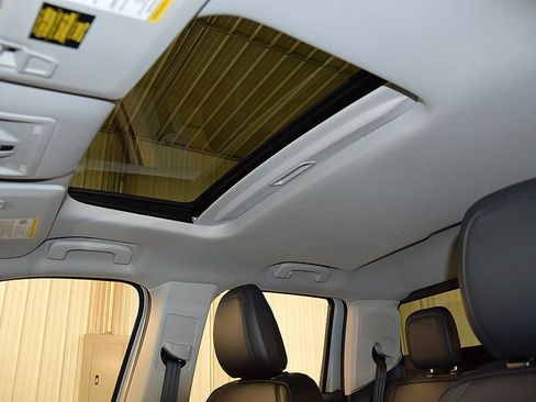 New 2025 Ford Maverick Lariat w/ Black Appearance Package image 28